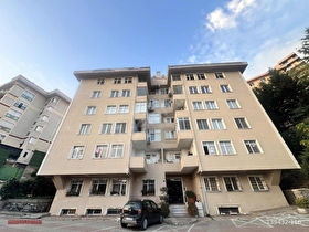 Umut Vadi Sitesinde 160 m2 3+1 Bahçe Katı Daire