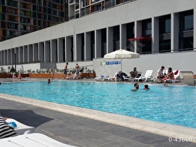 Narlife büyük tip, eşyalı, havuz - peyzaj manzaralı 1+1