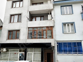 İNEGÖL AVM YAKININDA İŞLEK BİR MERKEZİ BÖLGEDE 70 M2DEN 3 DAİRE VE 1 DÜKKAN İLE KOMPLE SATILIK BİNA