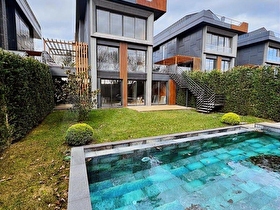 Çekmeköy Ömerlide Havuzlu bahçeli 4 katlı müstakil villa..