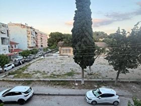 Şehrin Merkezinde, Cadde Üzeri Satılık Daire