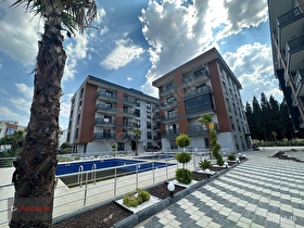 ÇÖZÜM EMLAKTAN MURADİYEDE HAVUZLU SİTE İÇİNDE 1+1 GENİŞ DAİRE