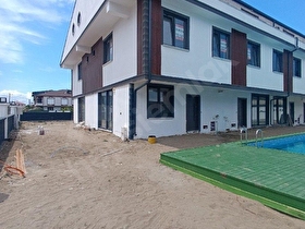 kocaali plaj merkezde 3+1 satılık villa
