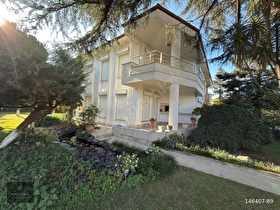 YALOVA ESENKÖY DE DENİZE ÇOK YAKIN EMSALSİZ B.BAHÇELİ 3+1 VİLLA