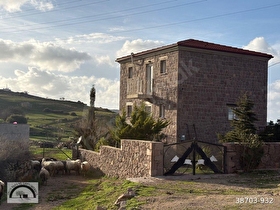 AYVACIK BADEMLİ KÖYÜNDE SATILIK TAŞ EV