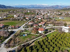 GÜZELYURTTA İKİZ VİLLA YAPIMINA UYGUN 1295 M² KÖŞE PARSEL