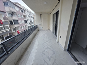 GÖRGEÇ EMLAKTAN CADDEYE CEPHE SATILIK 3+1 SIFIR DAİRE