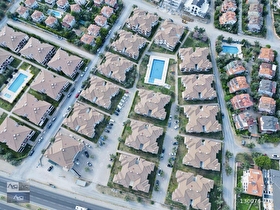 AVCIDAN ALTINOLUK HAVUZLU SİTE OTOPARK DENİZE SİFİR VİLLA TİPİ