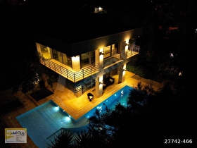 KEMER MERKEZDE 4+2 ULTRA LÜKS VİLLA
