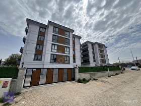 YOLÇATIDA SİTE İÇERİSİNDE AYRI MUTFAKLI 2+1 SATILIK DAİRE !!!