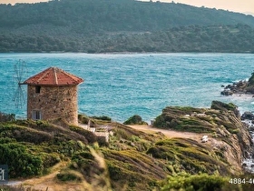 Adabükü FCCde Özel Plajlı, Havuzlu Sitede 2+1 Satılık Daire
