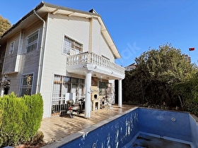 HOME GAYRİMENKULDEN BAYRAMOĞLUNDA HAVUZLU SATILIK VİLLA
