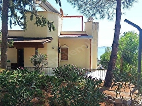 Bodruma yakınZeytinlikuyuda  İasos Mandalia Sitesi doğa deniz manzaralı müstakil VİLLA