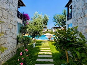 YAHŞİDE DENİZE 250 METRE MESAFEDE SATILIK 2 +1 ÜST KAT DAİRE