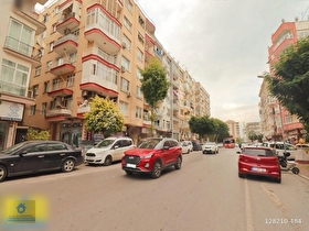 PİRİEİSDE EDİPBURHANKAPALISPORSALONUARKASI DAİRE SATILIK
