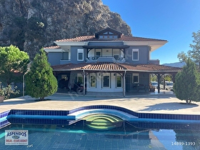 Dalyan Gülpınarda 6000M2 Arsa İçerisinde 4+2 Satılık Villa