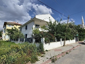 SATILIK VİLLA KAPALI PAZAR YAKINI
