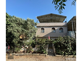 FATİHTEN GEMLİK KUMSAZDA DENİZE 450M TRİPLEKS SATILIK YAZLIK
