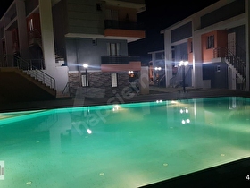 DEREAĞZINDA SİTE İÇİNDE HAVUZLU VİLLA