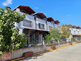 Satılık 5+1 Daire  Site İçinde Sıralı Müstakil Bahçeli