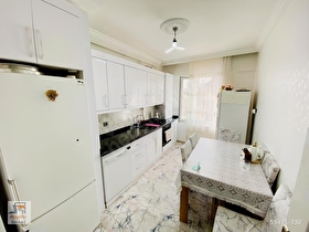 75 YIL ARSLAN PLAZA CİVARI İSKANLI HASARSIZ 2+1 EMİNEVİME UYGUN