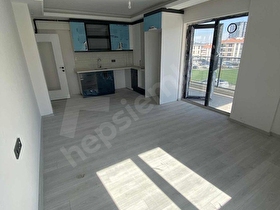 Susuz merkezde yol cepheli acil satılık 2+1