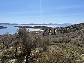DENİZE SIFIR İASSOS TATİL SİTESİNDE MANZARALI DUBLEKS