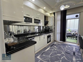 KARACAAHMETTE CADDE ÜZERİ 3+1 MERKEZİ KONUM SATILIK DAİRE