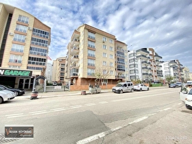 VBDEN GÜNEŞTEPE FATİH CADDESİNDE SATILIK SİTE İÇİ 5+1 DUBLEKS