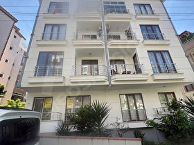 ÇINARCIK TAŞLİMANDA YENİ BİNADA 2+1  TEMİZ ÖN CEPHE DAİRE