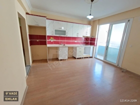 KUŞADASI DAVUTLAR MERKEZDE SATILIK 2+1 DAİRE