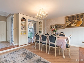 ANTALYA GÜZELOBA’da HAVUZLU GÜVENLİKLİ SİTEDE SATILIK 4+1 TRİPLEKS DAİRE