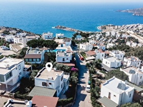 Bodrum Yalıkavakta Bahçeli Müstakil Villa | Plajlı Site
