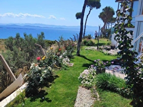 KARABURUN KÜÇÜKBAHÇE DE SİTE İÇİNDE SATILIK 2+1 YAZLIK VİLLA