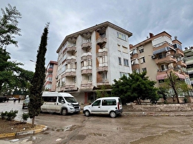Erdek Yalı Mahallesi Bahçeli Evlerde Önü Açık 2+1 Satılık Daire
