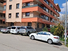 Dogan Emlaktan köşe binada asansörlü,BOŞ üc cephe ,merkezde