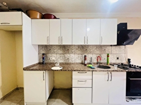 GÜMÜŞLÜK MAHALLESİ SATILIK 80m2 1+1 KAPALI MUTFAK DAİRE