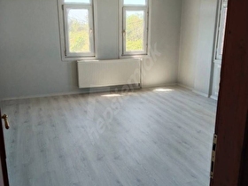 ALTINOVA MERKEZ MAHALLE 3+1 KİRALIK DAİRE