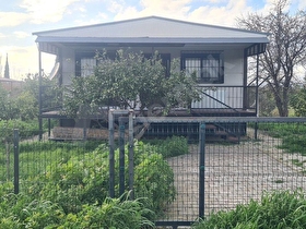 Hıdırlık Mahallesi Satılık Hobi Bahçesi ve Evi 300.m2
