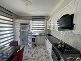 YENİ SAHİBİNİ BEKLEYEN FIRSAT ! CADDE ÜZERİ SATILIK 2+1 DAİRE !