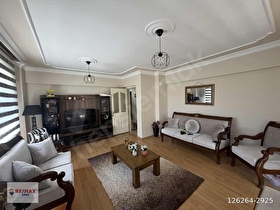 MENEMEN UĞUR MUMCU  MAH  SİTE İÇERİSİNDE  SATILIK  3+1 ARA KAT DAİRE