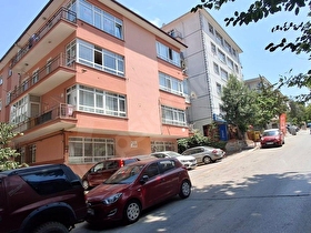 Esat Başçavuş Sokakta 3+1 Yapılı Kombili Otoparkı Ön Cephe Daire