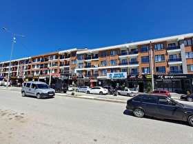 ÜNİVERSİTE BÖLGESİNDE CADDE ÜSTÜ ARAKAT SATILIK 1+1 DAİRE