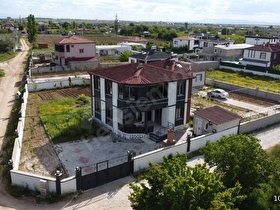 NİĞDE SAZLICA ADANA YOLUNA ÇOK YAKIN 180M2 DUBLEKS VİLLA