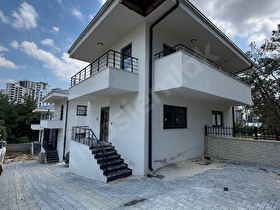 SIFIR TRİBLEKS VİLLA****MODER MİMARİ GENİŞ BALKON BAHÇELİ CAZİP SİTE İÇİ