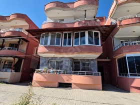 ARSUZ GÖZCÜLER MAHALLESİNDE ÇARŞI İÇİNDE SATILIK DAİRE