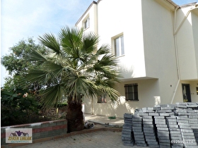 KUŞADASI BAYRAKLIDEDE MAH. DE MANZARALI ÖNÜ AÇIK SATILIK 3+1 VİLLA
