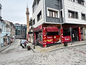 4 Apart 1 Dükkan 1 Depolu Komple Bina
