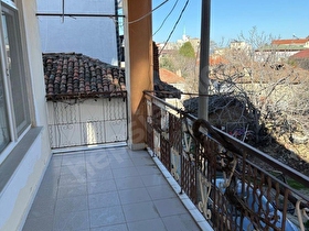 KUMBAĞ DA SATILIK MÜSTAKİL EV(3 KATLI)