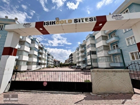 ÖZLEM YARDIMCIDAN IŞIK GOLD SİTESİNDE SATILIK EŞYALI 1+1 DAİRE